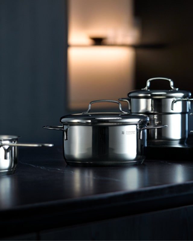 WMF Diadem Plus Low Casserole With Lid 24cm 4.5L 2.04KG,TransTherm® Universal Base,Cromargan® Stainless Steel 0730256040